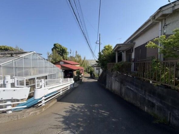 Land for Sale in Hadano, Kanagawa - 193.83 sqm Corner Lot - Thumbnail 3