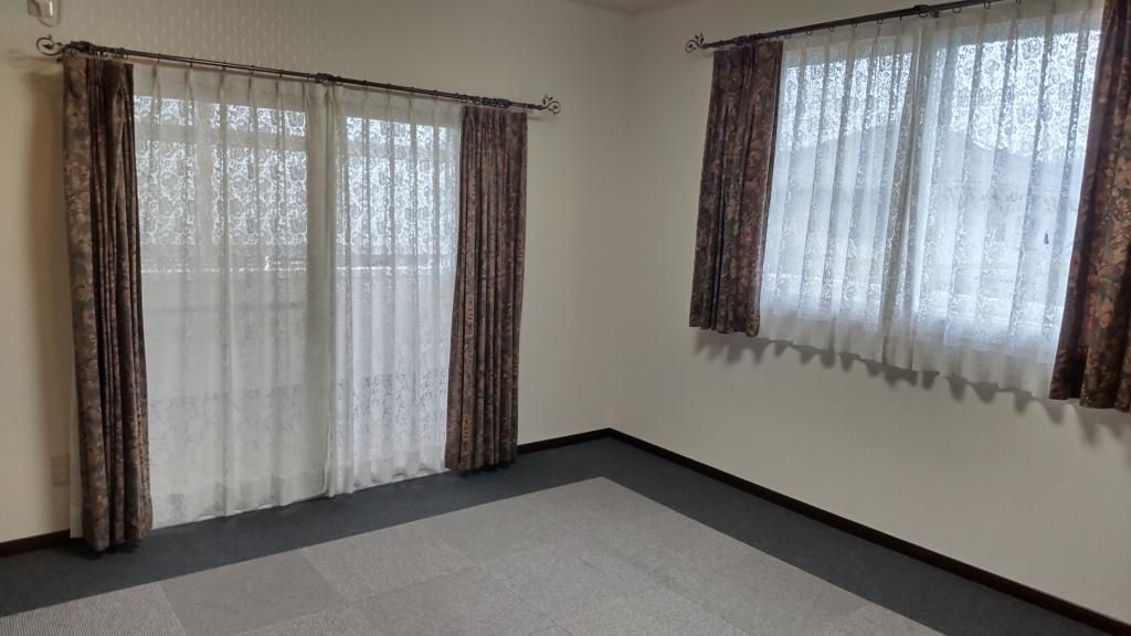 4LDK House for Sale in Fukushima City with Garden and Parking - Thumbnail 3