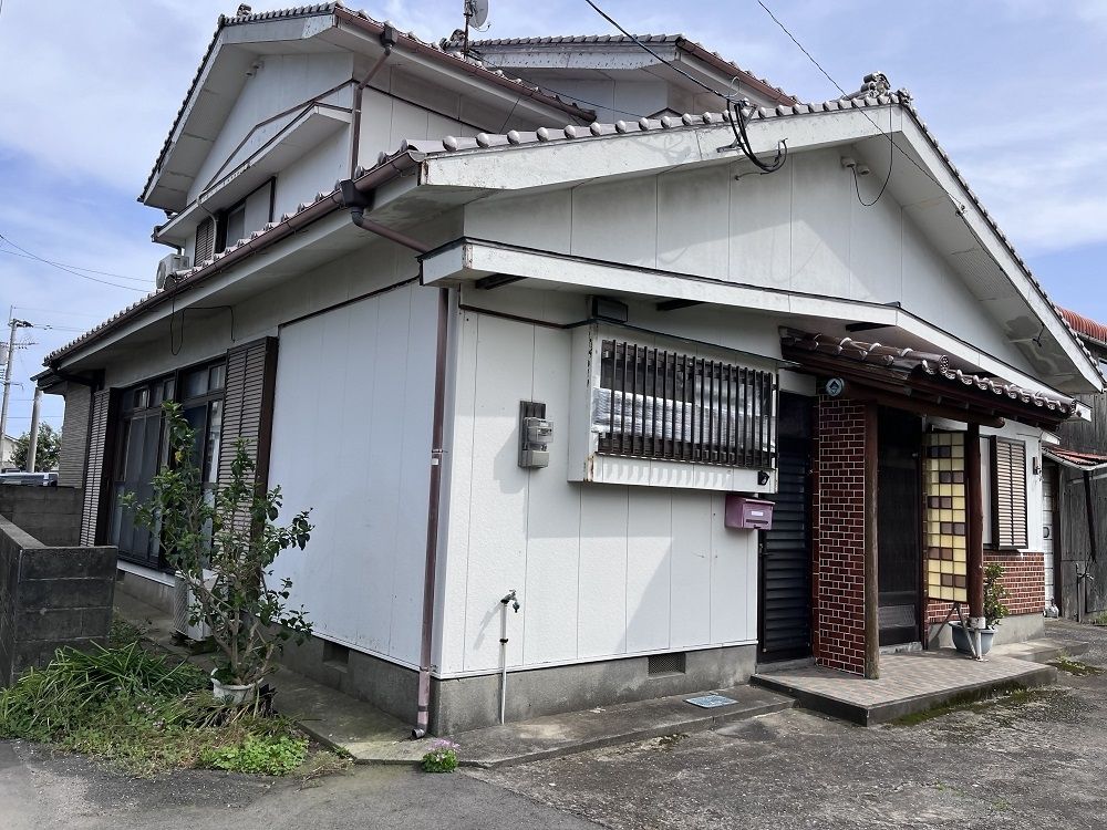 Ocean-View 7K House for Sale in Ibusuki, Kagoshima - Thumbnail 2