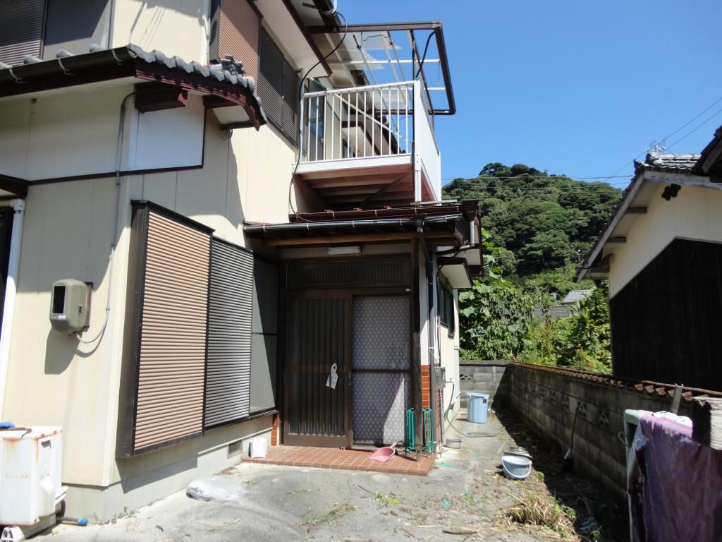 Seaside 3DK House with Large Freezer in Uwajima, Ehime - Thumbnail 2