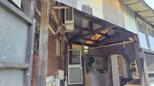 Former Beauty Salon Home for Sale in Saiki, Oita - 5 Bedroom House - Image 1