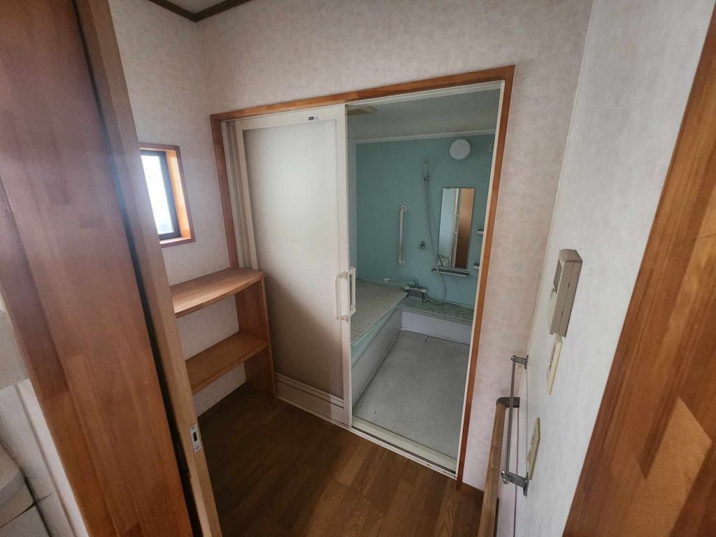 Akiya Bank Traditional House for Sale in Seiyo, Ehime - 1M Yen - Thumbnail 3