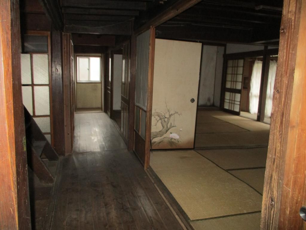 Century-Old 8DK House for Sale in Taku City, Saga - Thumbnail 3