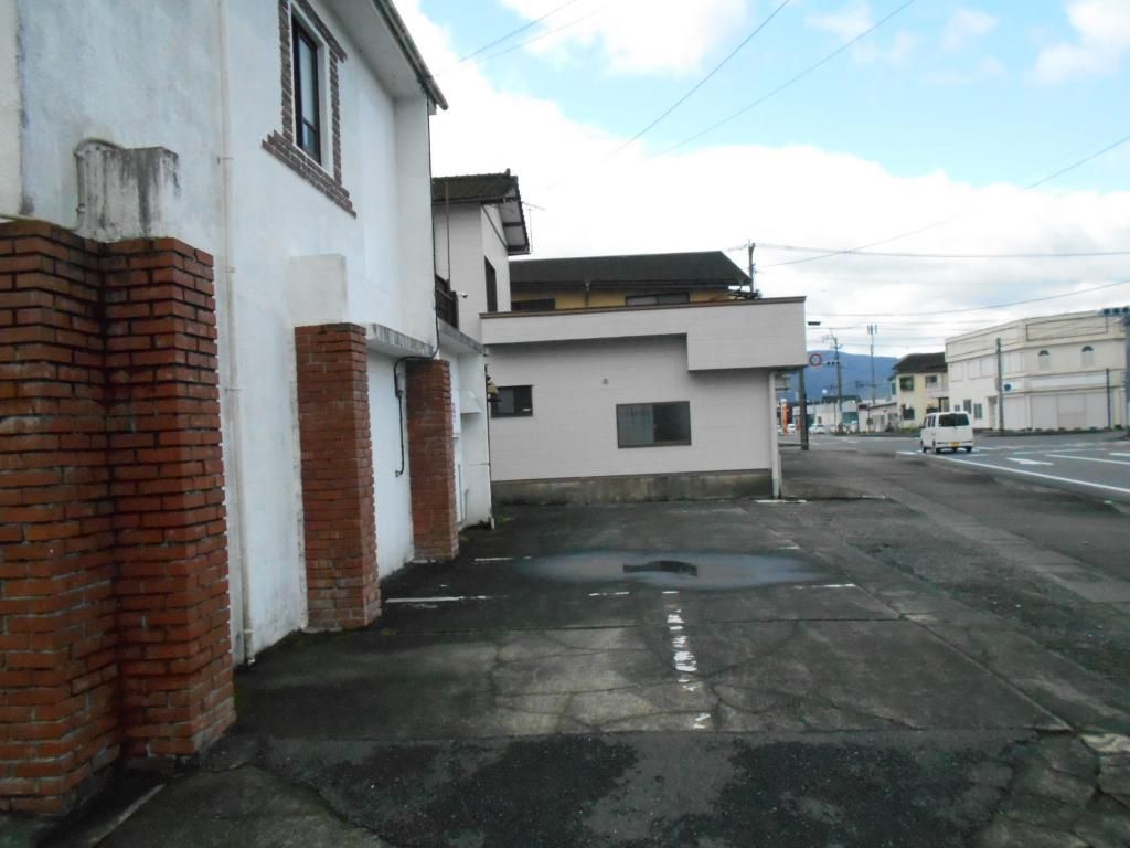 Shop for Rent in Ebino Hot Spring District, Miyazaki - 103.5 sqm - Thumbnail 2