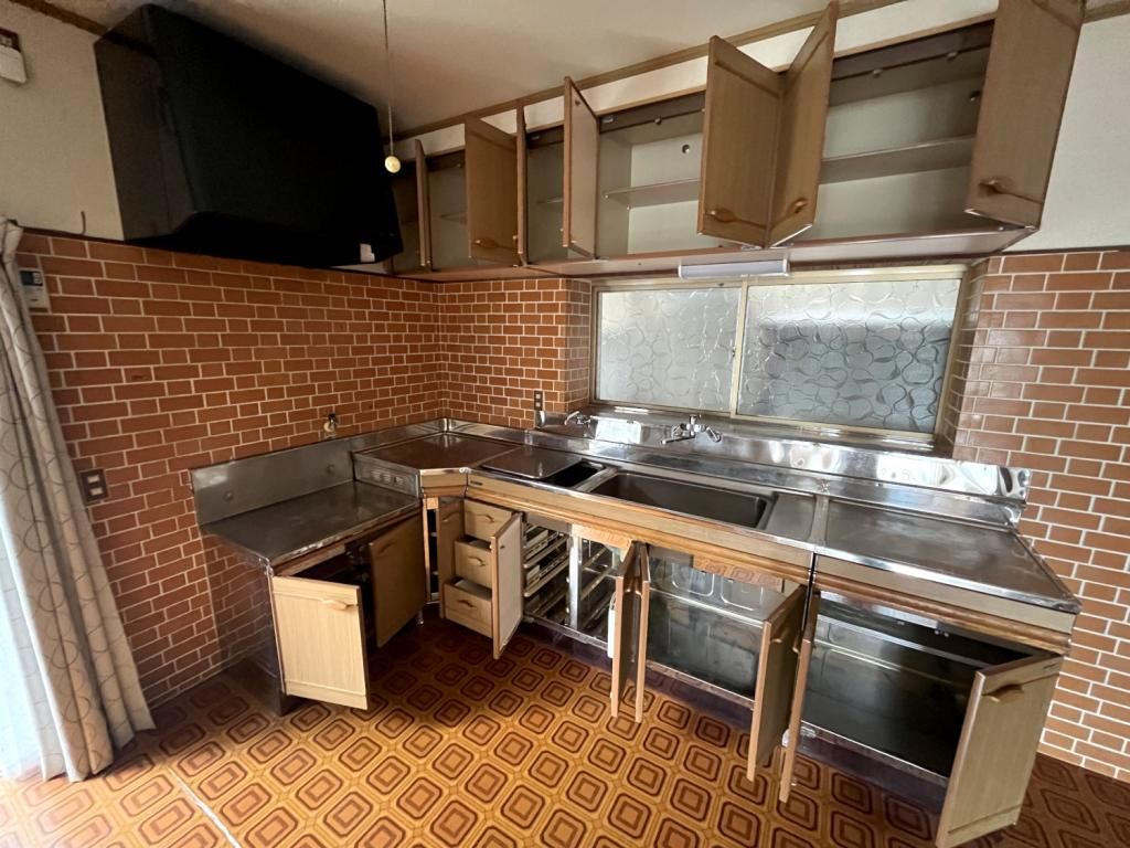 1979 6DK House for Rent in Kihoku Town, Mie - Akiya Bank Listing - Thumbnail 3