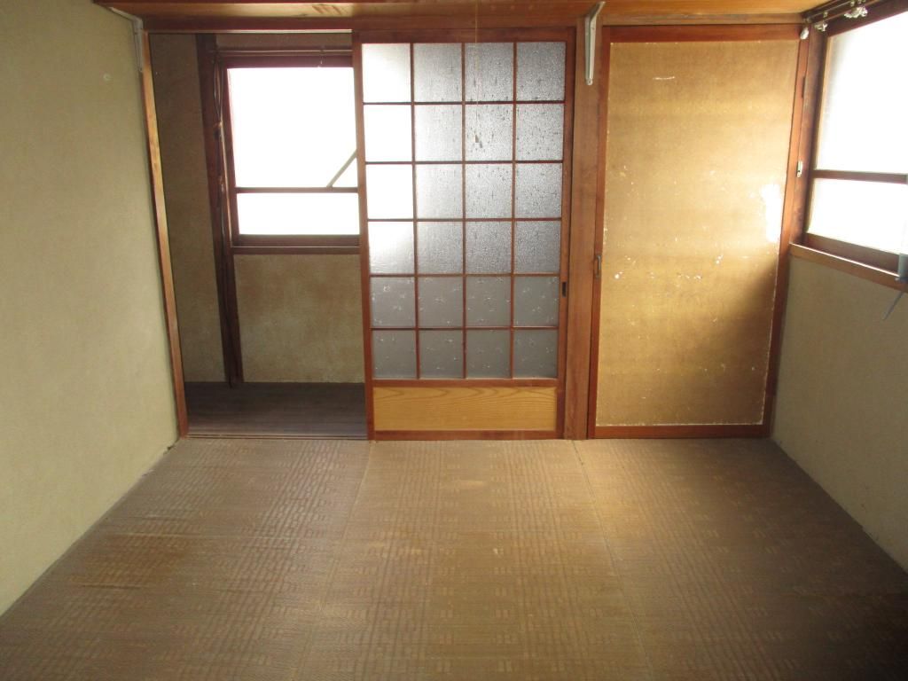 2-Story 3DK House for Sale in Kasaoka, Okayama - Akiya Bank - Thumbnail 4