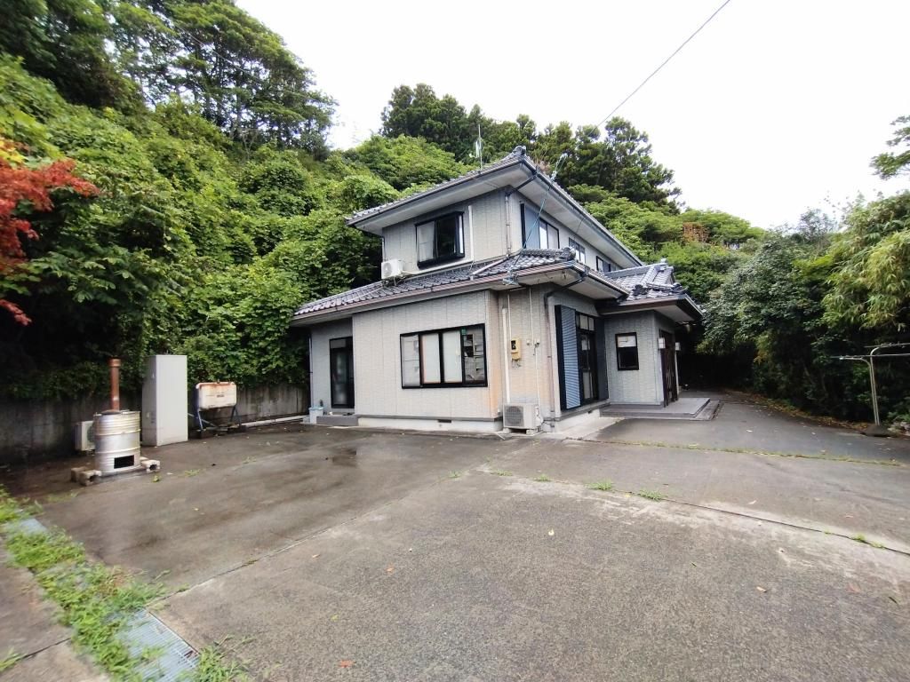 Sea View House in Ishinomaki with 7 Rooms and Large Land - Thumbnail 2