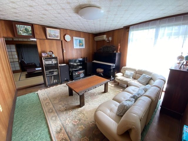 Spacious 6DK Hilltop House for Sale in Yanai, Yamaguchi - Thumbnail 4