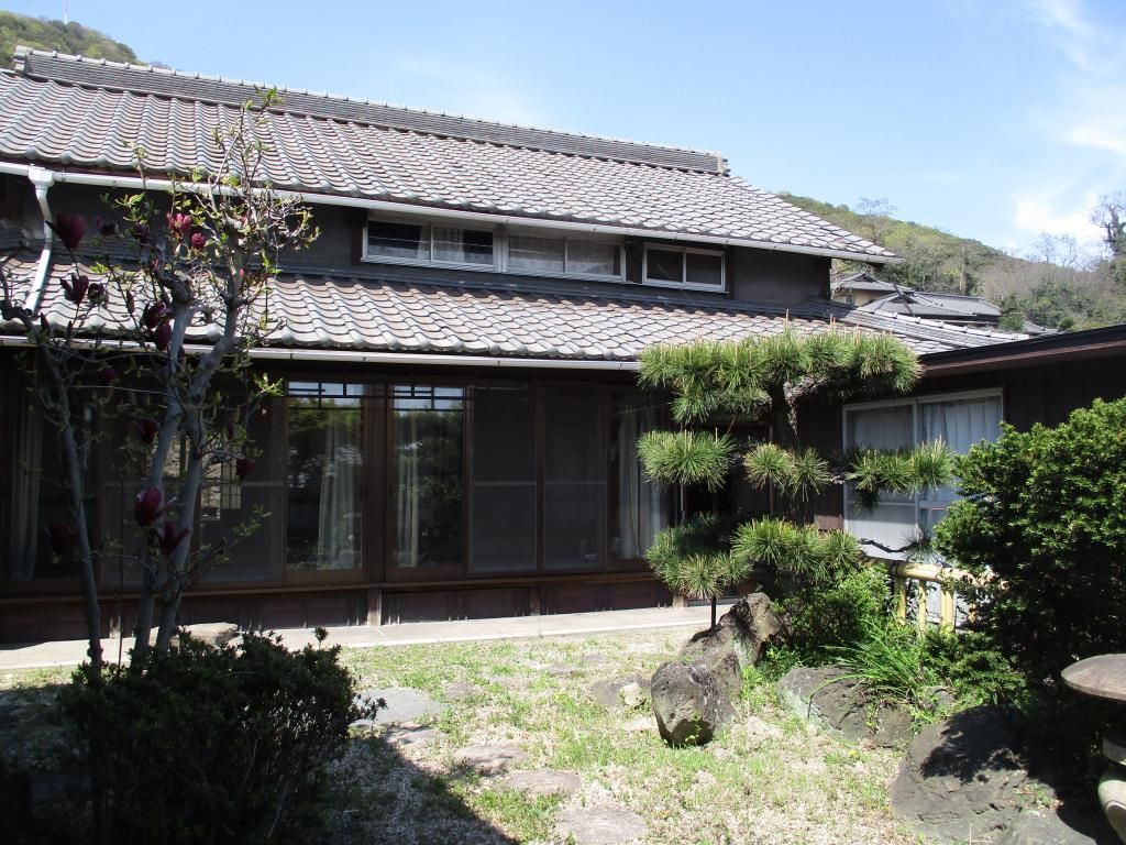Traditional 7DK House with Sea View in Kasaoka Akiya Bank - Image 1