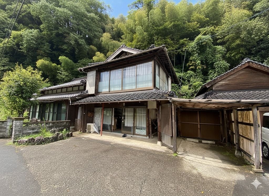 Large 6DK House with Shed and Garden for Sale in Iwakuni - Thumbnail 2