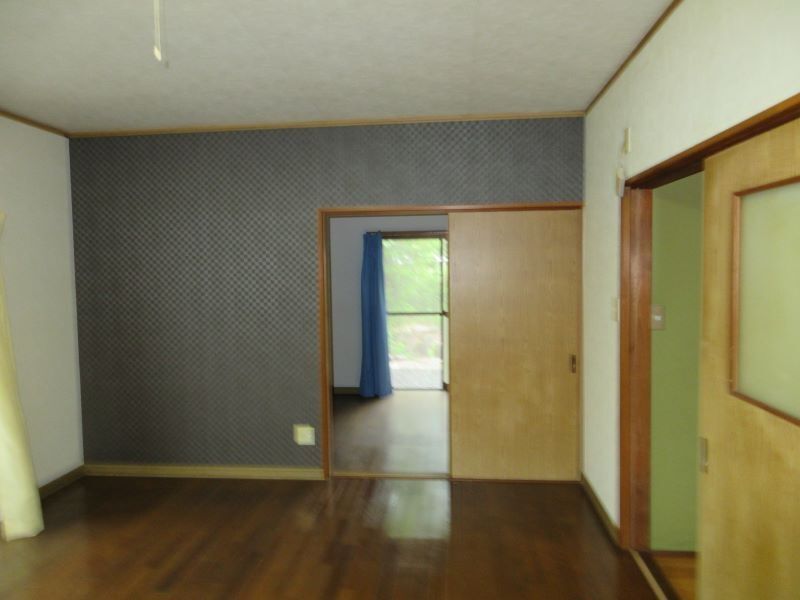 6-Bedroom Detached House for Sale in Nakatsugawa, Gifu - Thumbnail 4