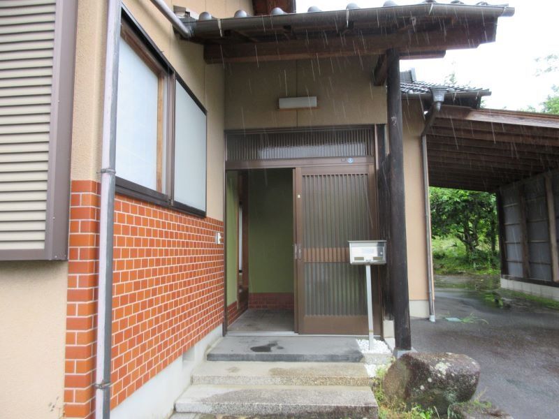 6-Bedroom Detached House for Sale in Nakatsugawa, Gifu - Thumbnail 3