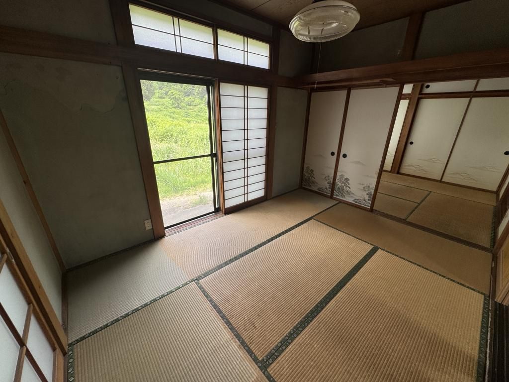 8K House with Garden in Tokamachi, Niigata - Akiya Bank Listing - Thumbnail 3