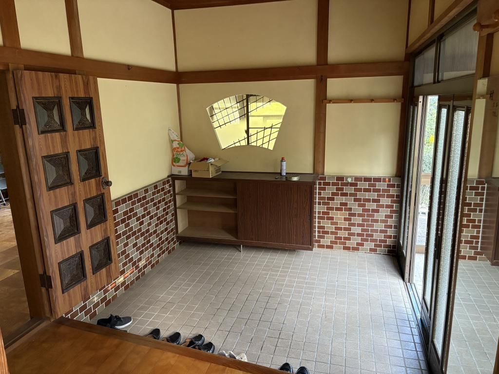 8LDK House with Renovated Bathrooms & 2 Parking in Sanjo, Niigata - Thumbnail 2