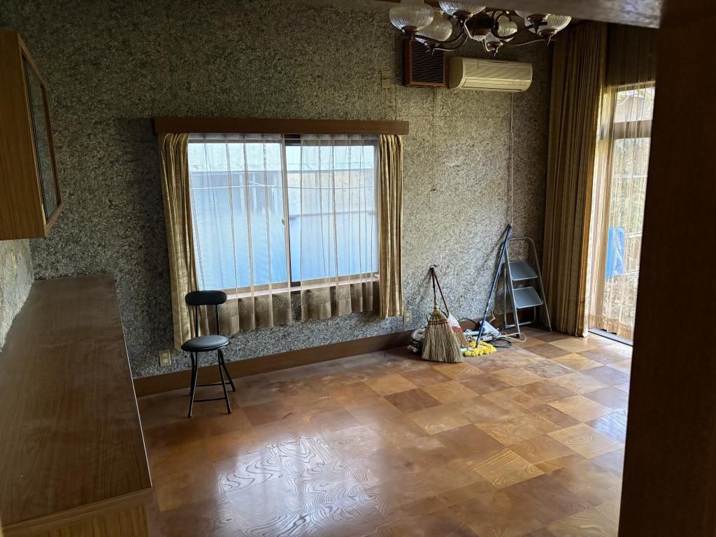 8LDK House with Renovated Bathrooms & 2 Parking in Sanjo, Niigata - Thumbnail 4