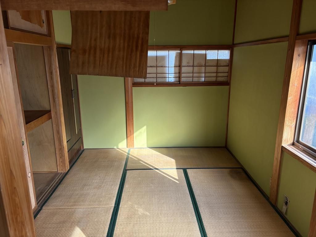 8LDK House with Renovated Bathrooms & 2 Parking in Sanjo, Niigata - Thumbnail 3