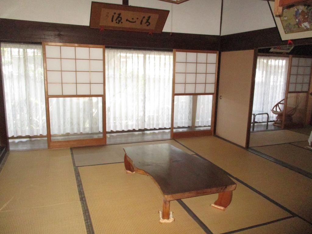 Traditional 9DK Vacant House for Sale in Kasaoka, Okayama - Thumbnail 3