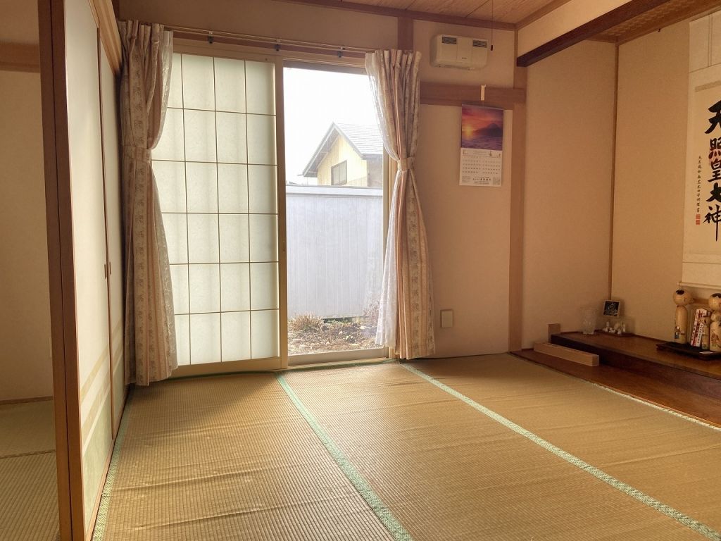 2DK Used Detached House in Shiwa Town, Iwate Prefecture - Thumbnail 2