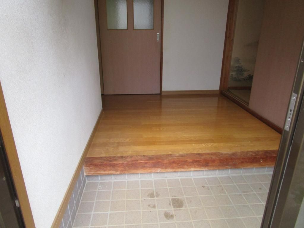 Single-Story 2DK House for Rent with Garden in Sanjo, Niigata - Thumbnail 4