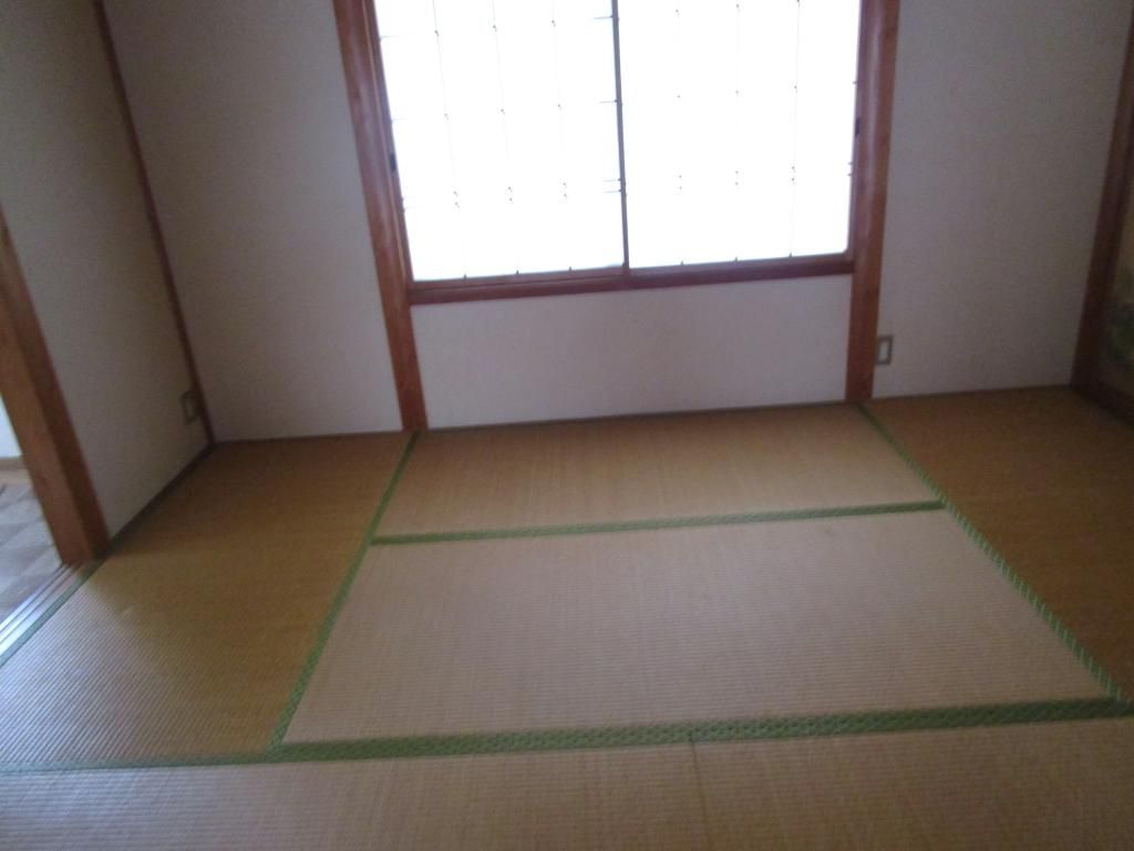 Single-Story 2DK House for Rent with Garden in Sanjo, Niigata - Thumbnail 3