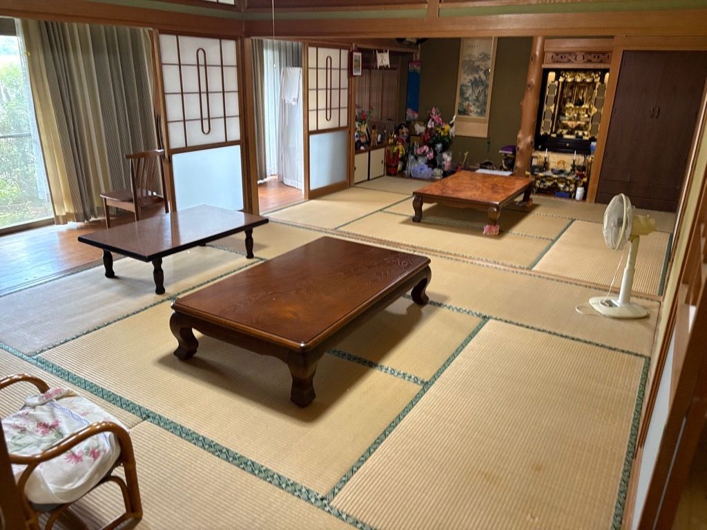 4DK House for Sale in Izumi City, Kagoshima - 111 sqm - Thumbnail 4