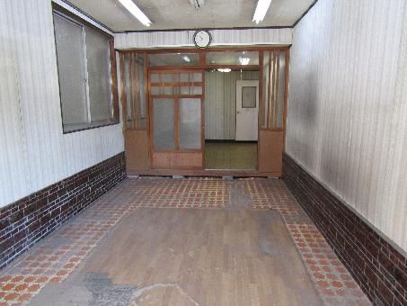 8-Room House Near Nakayamaga Station, Kitsuki - 3.8M Yen - Thumbnail 2