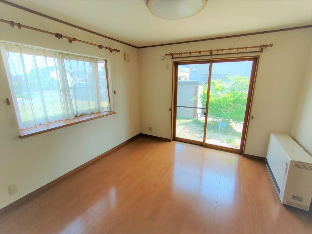 5DK Detached House for Sale in Tochigi City, Tochigi - Thumbnail 3
