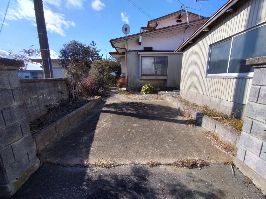 6DK House in Quiet Residential Area of Ishinomaki, Miyagi - Thumbnail 2