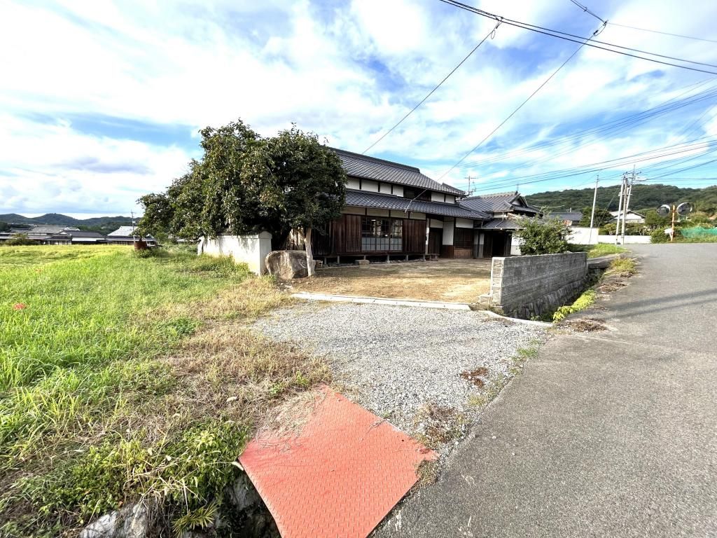 Historic 1930 Kominka for Rent in Akaiwa, Okayama - Thumbnail 4