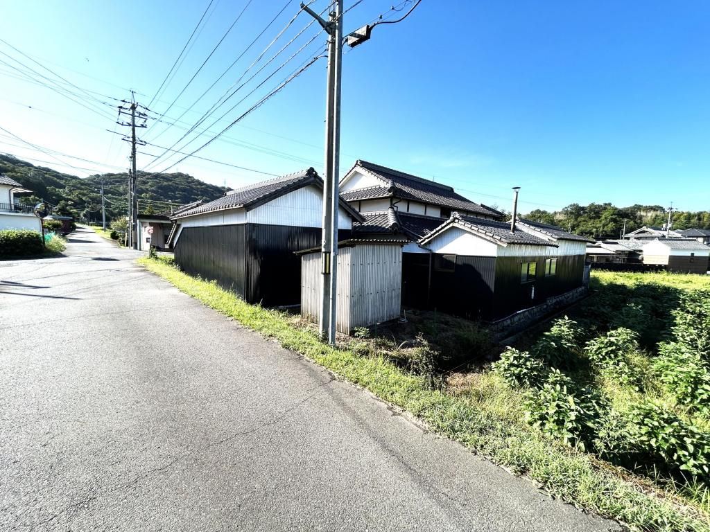 Historic 1930 Kominka for Rent in Akaiwa, Okayama - Thumbnail 3