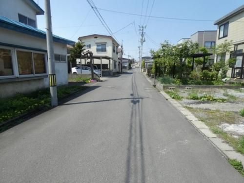 Hirosaki Vacant House for Sale with Land, South-Facing, Subsidy - Thumbnail 3