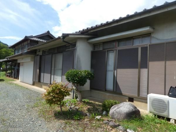 Spacious Farmland Property with 6K House for Sale in Ozu, Ehime - Main Image