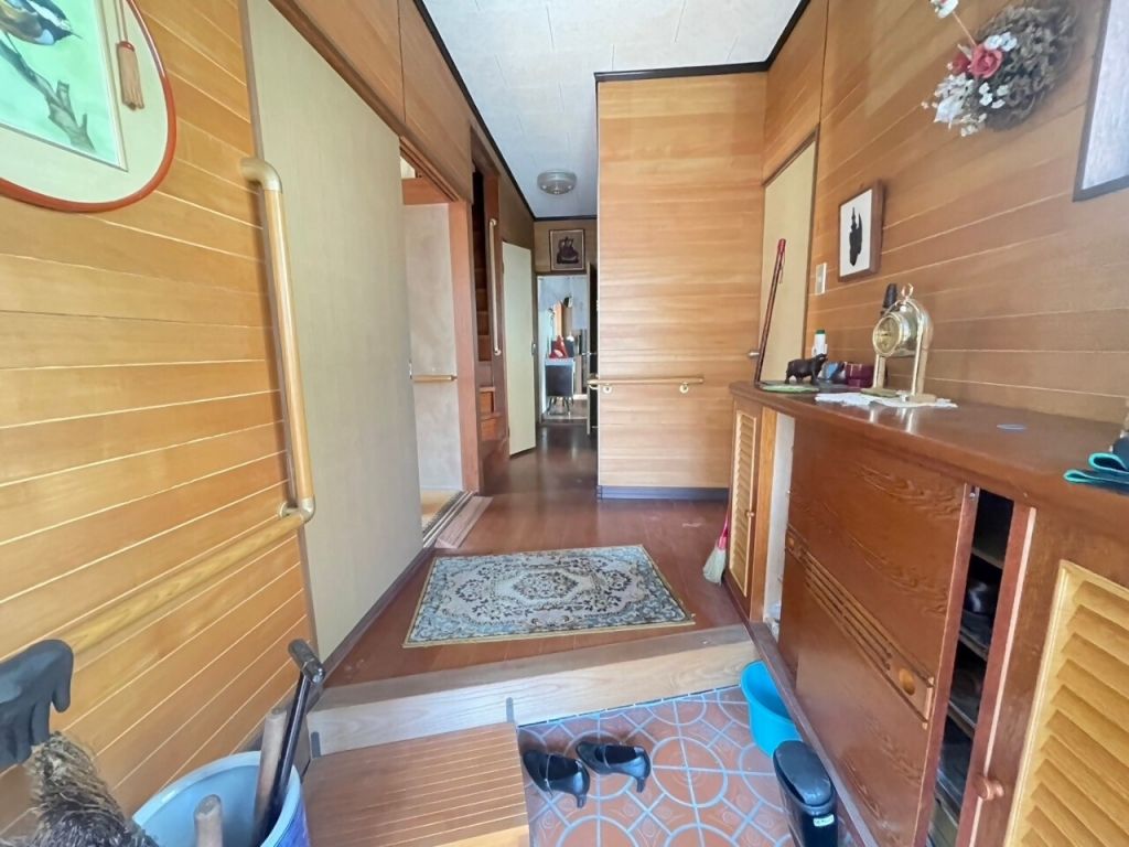 5DK Traditional House for Sale in Hofu, Yamaguchi - Akiya Bank - Thumbnail 2