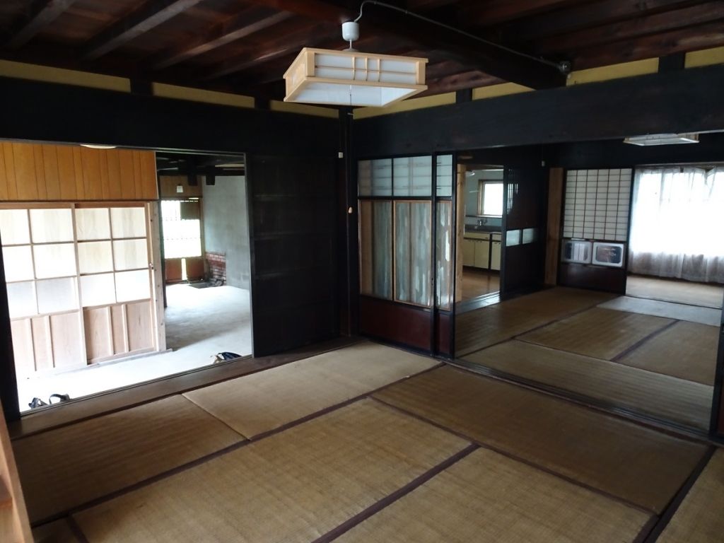 Traditional 1918 Home for Sale in Shin-onsen, Hyogo - Thumbnail 2