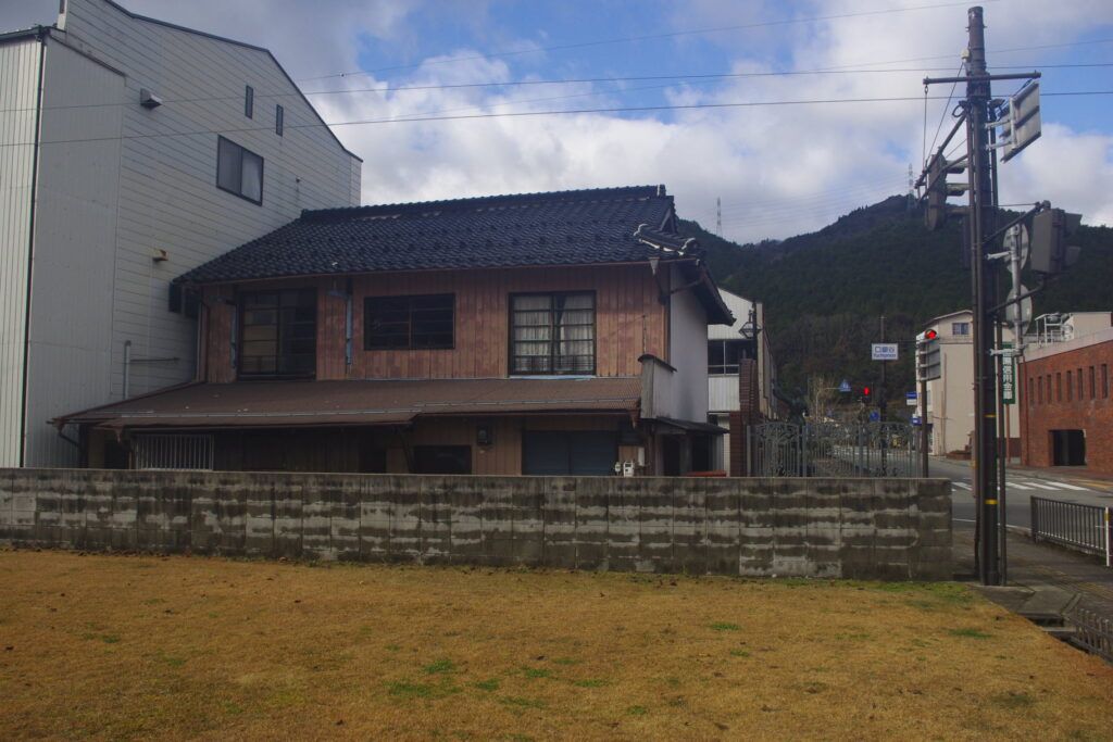 Shop & Residence for Sale in Asago City's Historic Ikuno District - Thumbnail 2
