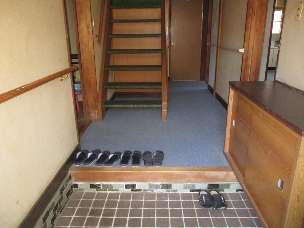 5DK Corner Lot House in Kasaoka - Akiya Bank Listing - Thumbnail 2