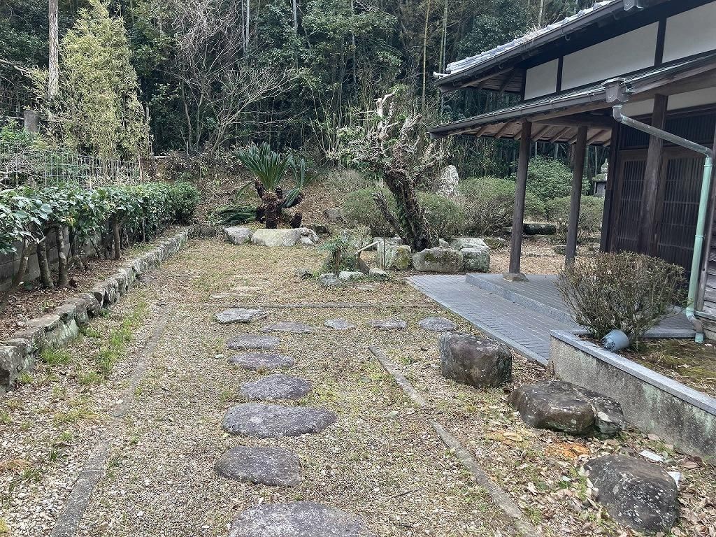 6-Bedroom Wooden House for Renovation in Imari, Saga - Thumbnail 2