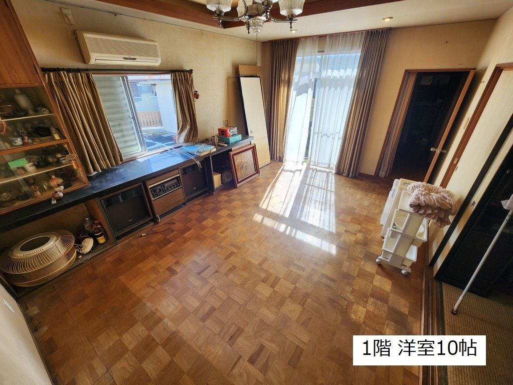 7LDK Wooden House for Sale Near Hirokodo Station in Gifu - Thumbnail 2