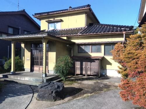 Spacious 144m² Detached House for Sale in Oyabe, Toyama - Main Image