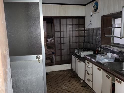 8-Room Traditional House for Sale in Hagi with Mountain Views - Thumbnail 2