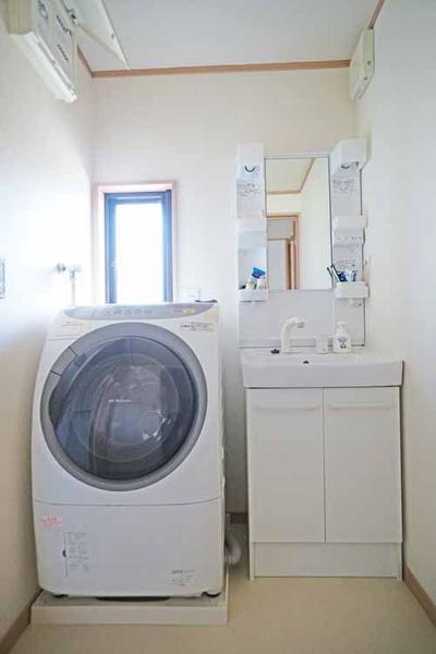 Two-Story Home in Peaceful Ikeda-cho, Miyoshi City — Image 3, Miyoshi, Tokushima