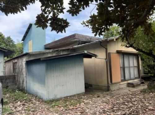 Land for Sale in Oita City with Agricultural Fields and Shrine Grounds - Main Image