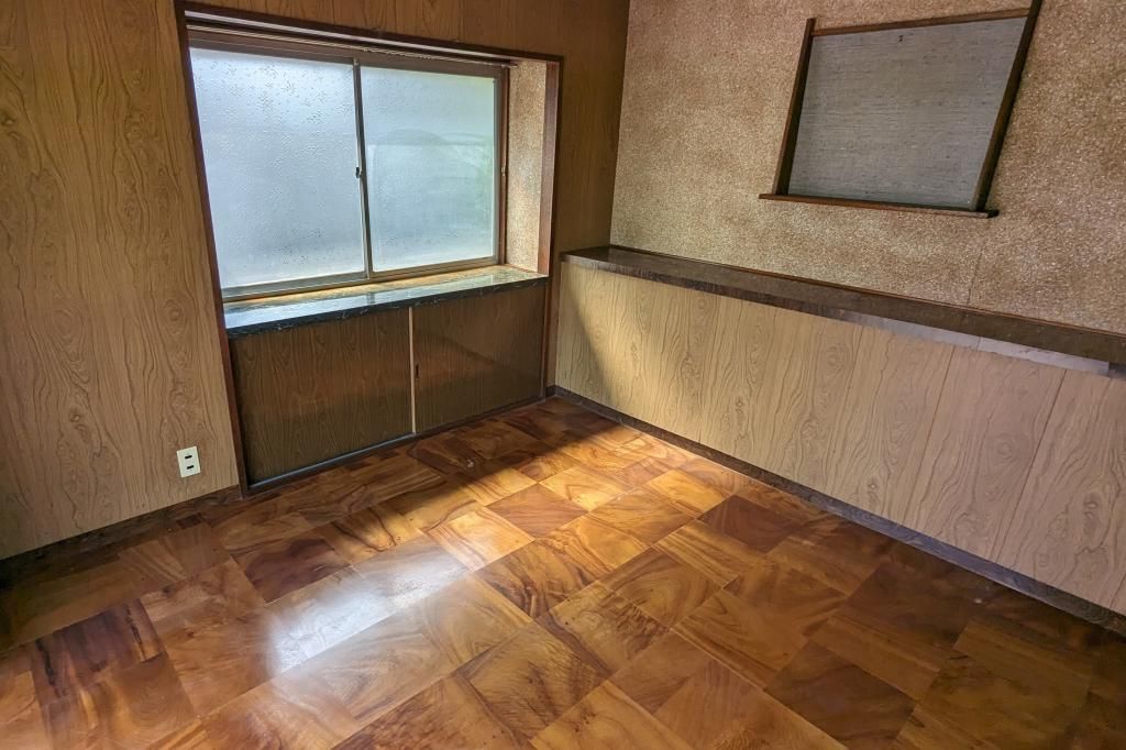 5DK Detached House for Sale in Shikokuchuo City, Ehime - Thumbnail 2