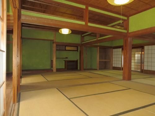 10DK House for Sale in Iga City with Large Land and Garage - Thumbnail 3