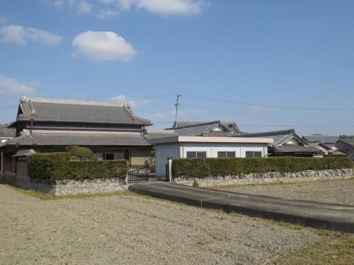 10DK House for Sale in Iga City with Large Land and Garage - Thumbnail 2