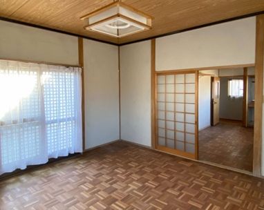 Island Home for Sale in Mihara, Hiroshima with 6 Bedrooms and Land - Thumbnail 2