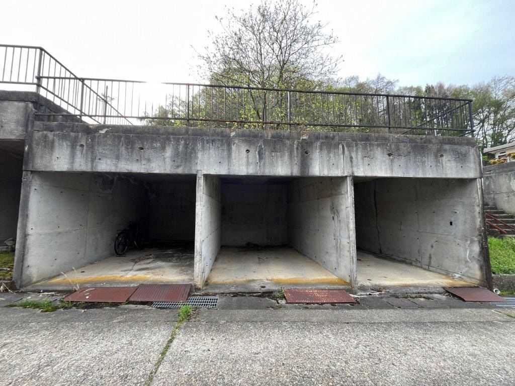 Vacant Land for Sale in Oyabe City, Toyama - 231 sqm Corner Lot - Thumbnail 2