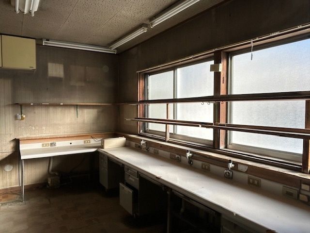 1962 Wooden 9DK House on 217sqm Corner Lot in Hachinohe - Thumbnail 4