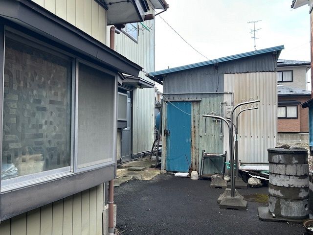 1962 Wooden 9DK House on 217sqm Corner Lot in Hachinohe - Thumbnail 3