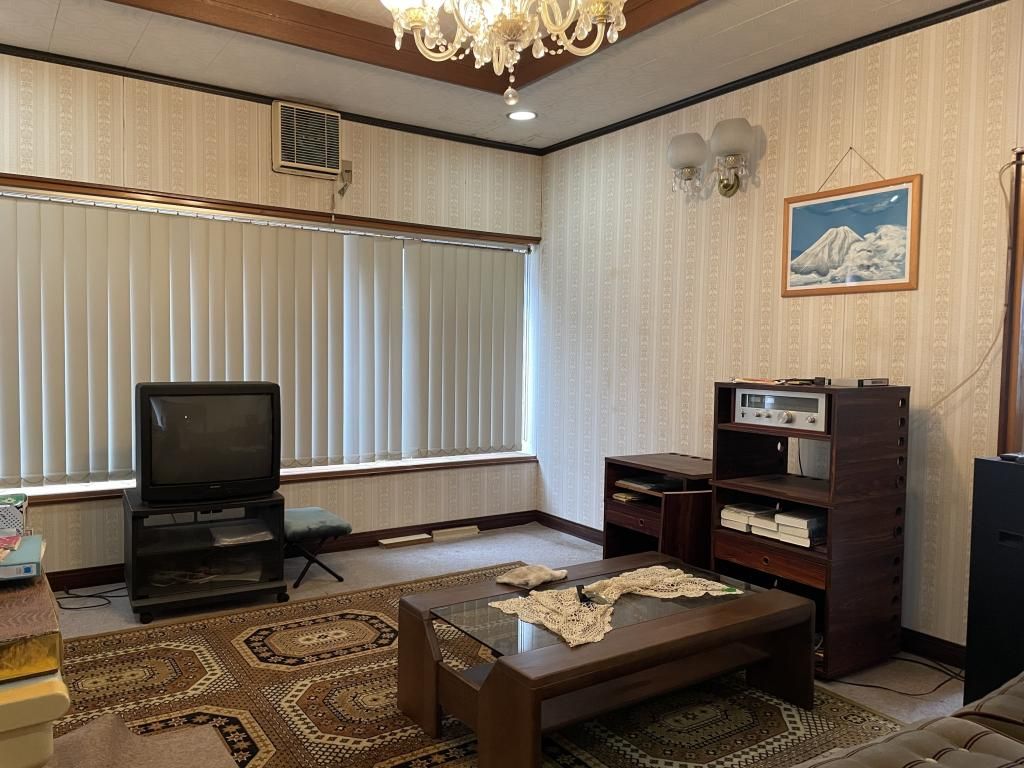 7DK Vacant House for Sale in Sanjo, Niigata with Garden & Parking - Thumbnail 3